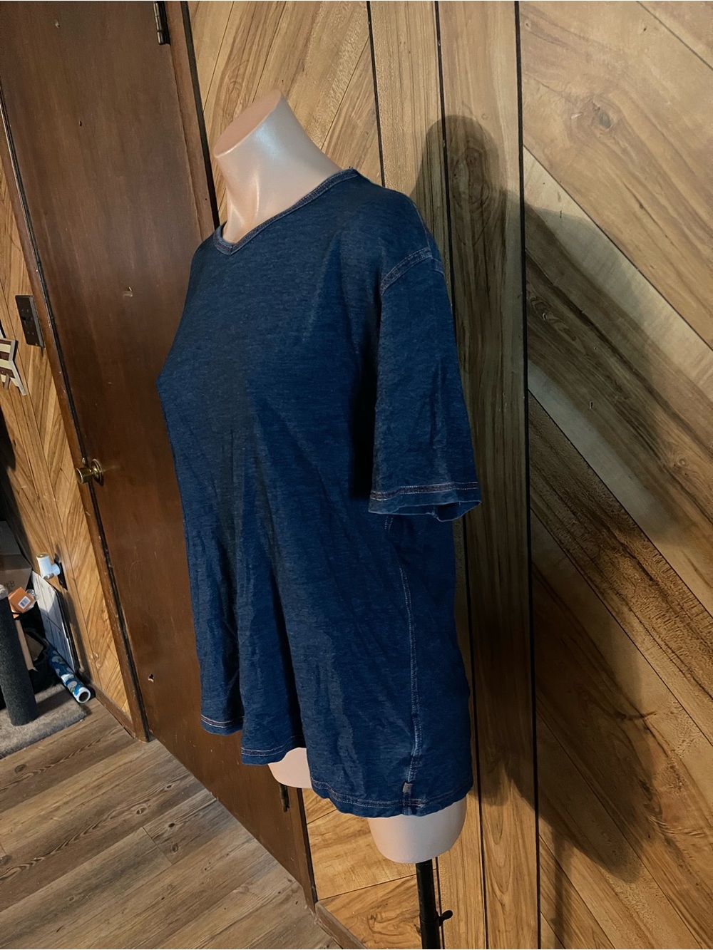 Robert Graham Women's Large V-Neck Navy Blue T-Shirt Short Sleeve Tee - Picture 4 of 11